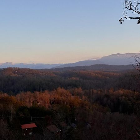 Smoky Paws - Exceptional Cabin, Stunning Mountain Views, Hot Tub, Tranquil, Gigabit Internet, Free L2 Ev Пиджен-Фордж Экстерьер фото