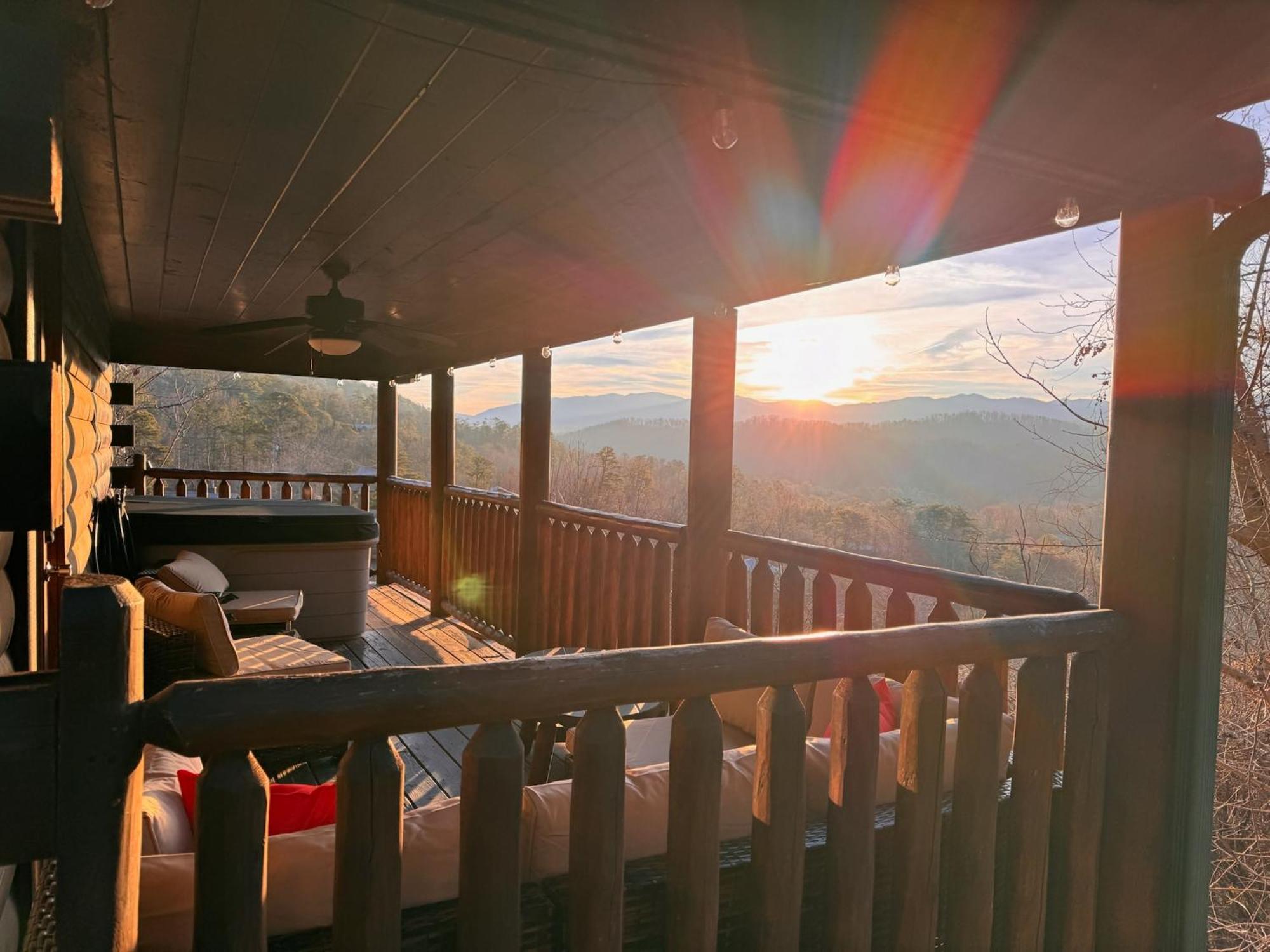 Smoky Paws - Exceptional Cabin, Stunning Mountain Views, Hot Tub, Tranquil, Gigabit Internet, Free L2 Ev Пиджен-Фордж Экстерьер фото