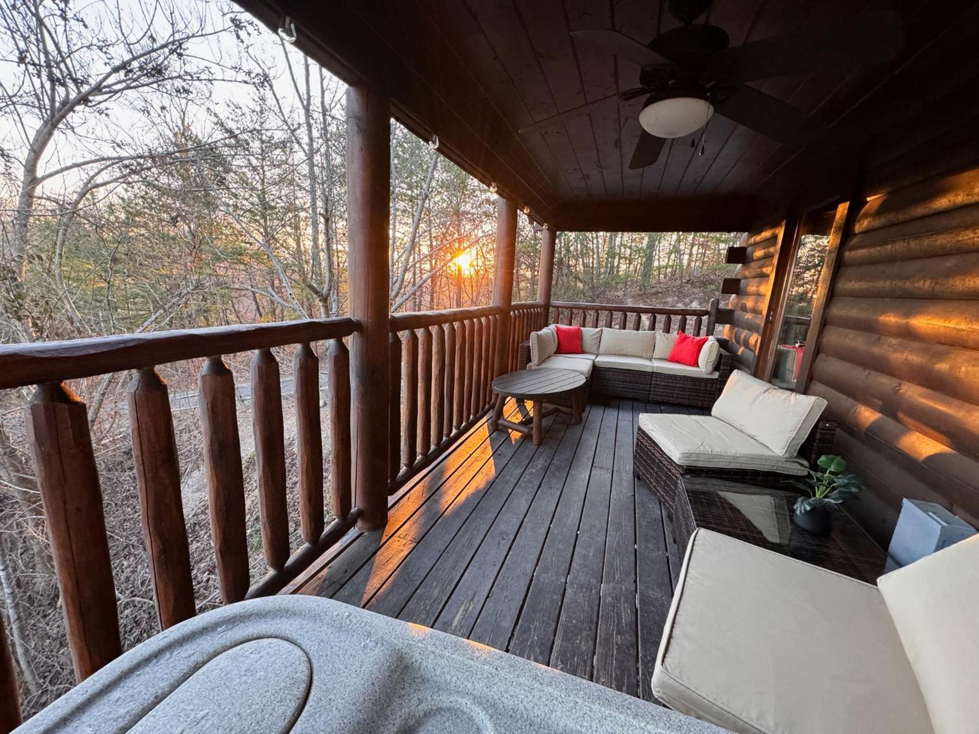 Smoky Paws - Exceptional Cabin, Stunning Mountain Views, Hot Tub, Tranquil, Gigabit Internet, Free L2 Ev Пиджен-Фордж Экстерьер фото