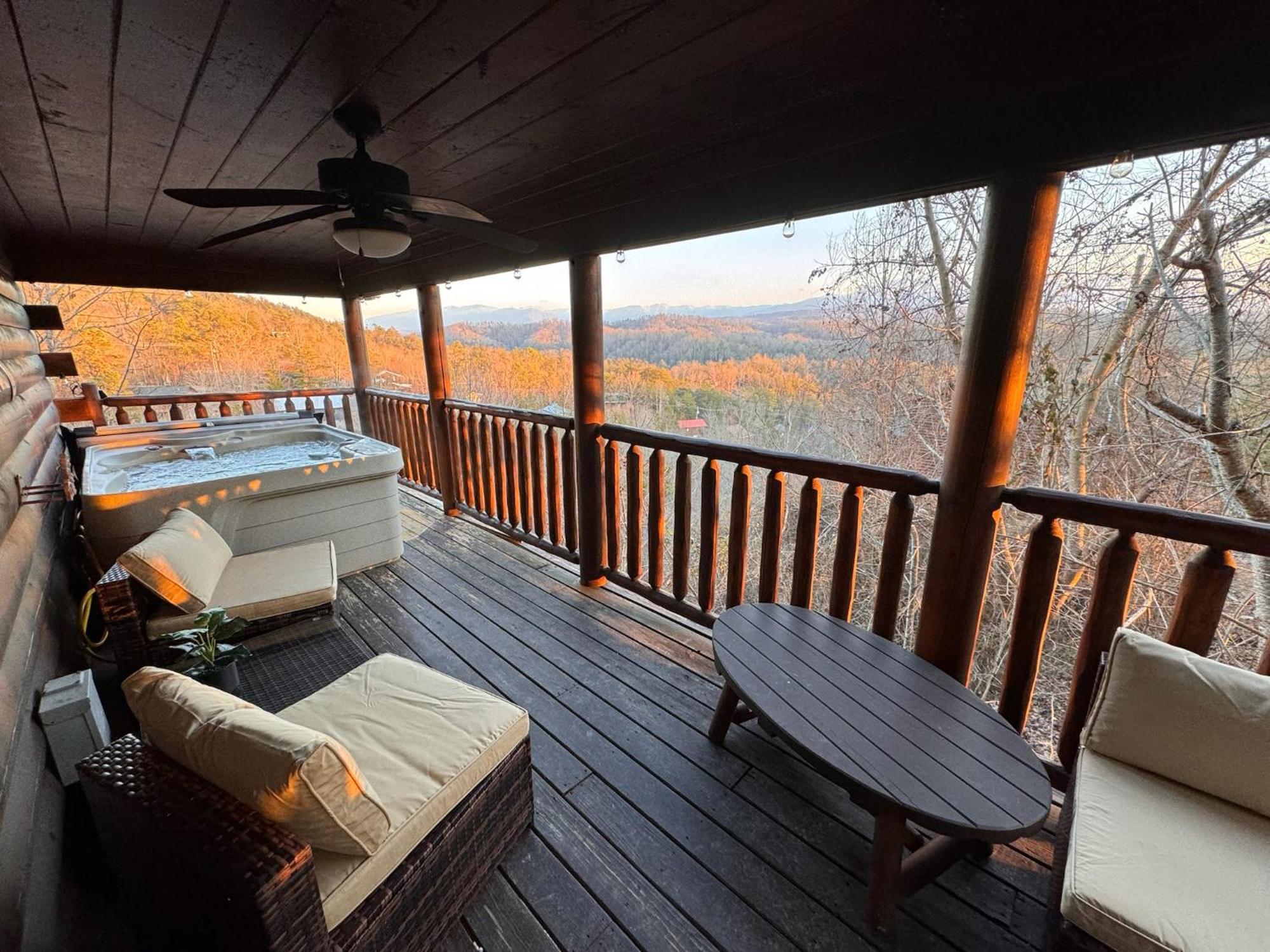 Smoky Paws - Exceptional Cabin, Stunning Mountain Views, Hot Tub, Tranquil, Gigabit Internet, Free L2 Ev Пиджен-Фордж Экстерьер фото