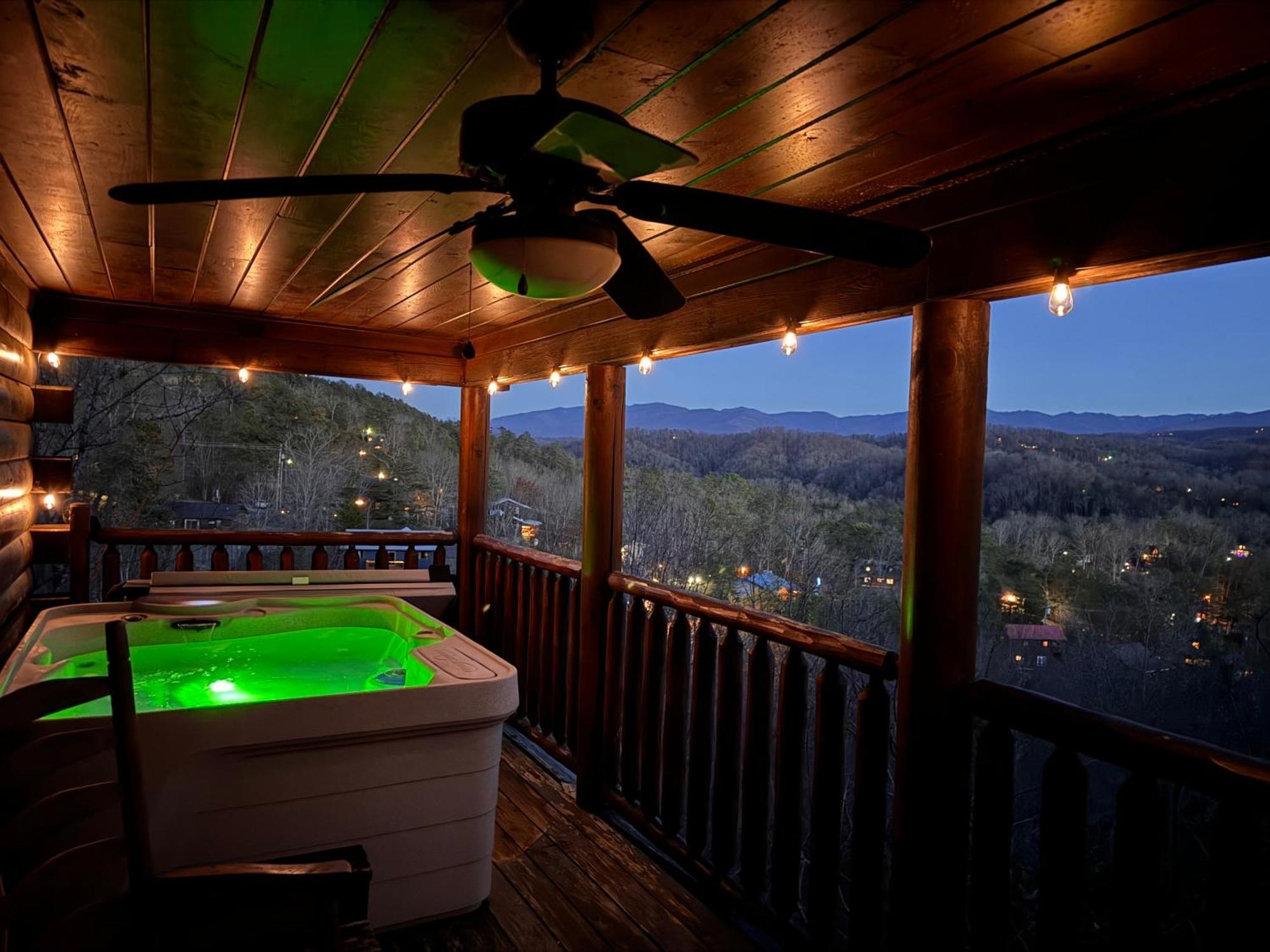 Smoky Paws - Exceptional Cabin, Stunning Mountain Views, Hot Tub, Tranquil, Gigabit Internet, Free L2 Ev Пиджен-Фордж Экстерьер фото